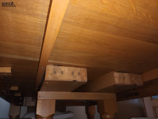 Lot 12 - uitschuifbare houten tafel - afbeelding 3 van  4