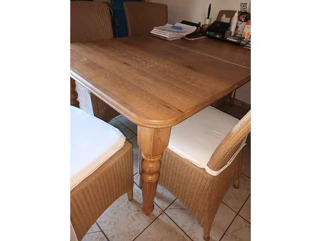Lot 12 - uitschuifbare houten tafel - afbeelding 4 van  4