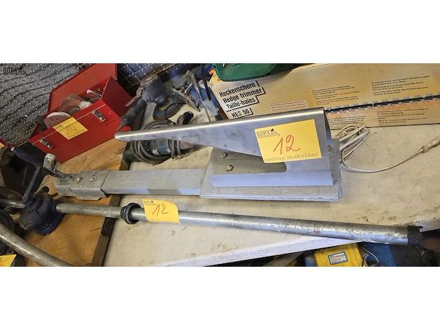 Lot 12 - vatenpomp en aanhangaccessoire - afbeelding 1 van  3