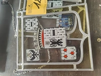 Lot 12 - wapenschild glasraampjes en bordjes - 5 stuks - afbeelding 2 van  3