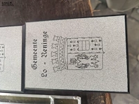 Lot 12 - wapenschild glasraampjes en bordjes - 5 stuks - afbeelding 3 van  3
