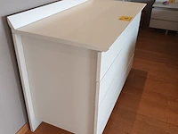 Lot 12 - witte ladekast - afbeelding 2 van  3