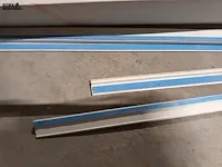 Lot 12 - zelfklevende afwerkprofielen in pvc. ca 25 stuks - afbeelding 2 van  3