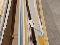 Lot 12 - zelfklevende afwerkprofielen in pvc. ca 25 stuks - afbeelding 3 van  3