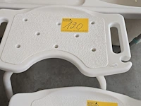 Lot 120 - hoogte verstelbare douche krukken 2 stuks - afbeelding 3 van  3
