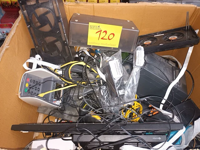 Lot 120 - kassa en pc-accessoires - afbeelding 1 van  5