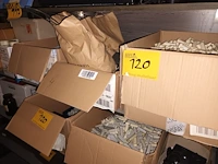 Lot 120 - kledij beveiliging - afbeelding 1 van  5