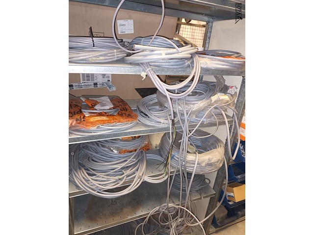 Lot 120 - lot restrollen kabel - afbeelding 3 van  3