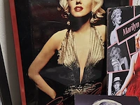 Lot 120 - marilyn monroe metalen platen, kader met licht... - afbeelding 3 van  8