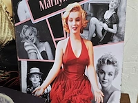 Lot 120 - marilyn monroe metalen platen, kader met licht... - afbeelding 4 van  8