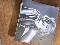Lot 120 - marilyn monroe metalen platen, kader met licht... - afbeelding 6 van  8