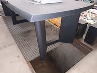 Lot 120 - pvc tuintafel - afbeelding 2 van  3
