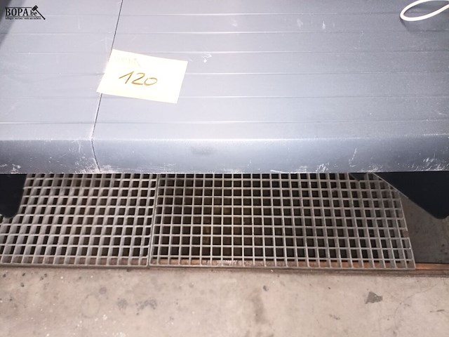 Lot 120 - pvc tuintafel - afbeelding 3 van  3