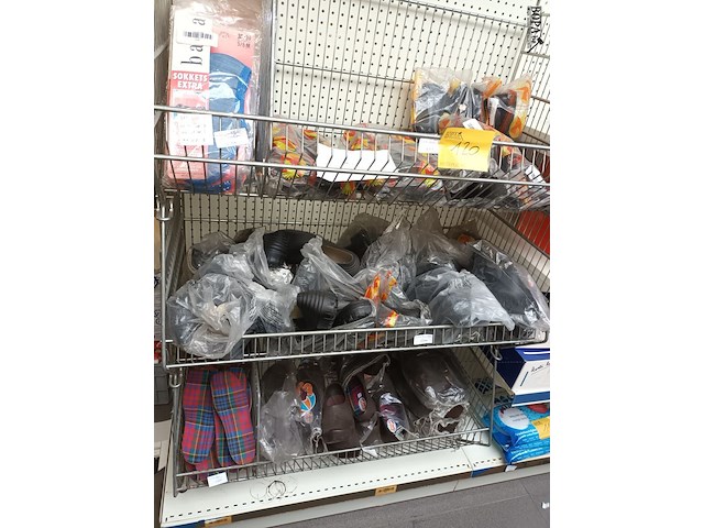 Lot 120 - werkschoenen en inlegzolen. 60 stuks - afbeelding 1 van  8