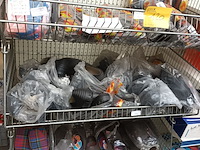 Lot 120 - werkschoenen en inlegzolen. 60 stuks - afbeelding 1 van  8