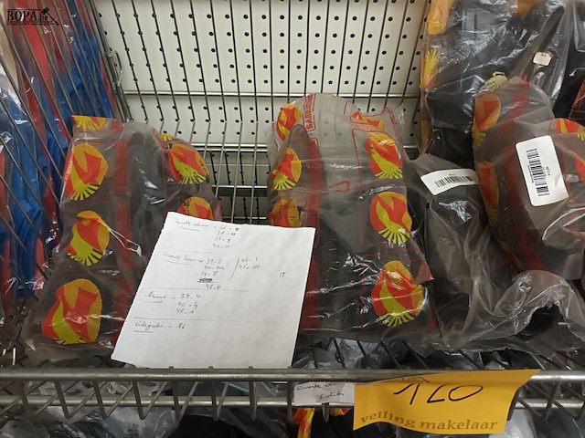 Lot 120 - werkschoenen en inlegzolen. 60 stuks - afbeelding 2 van  8