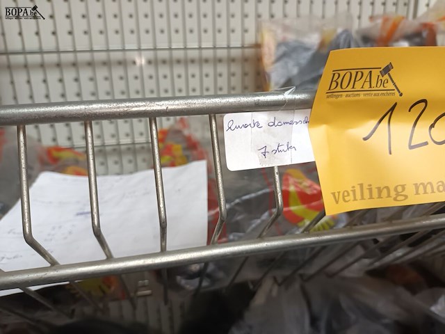 Lot 120 - werkschoenen en inlegzolen. 60 stuks - afbeelding 4 van  8