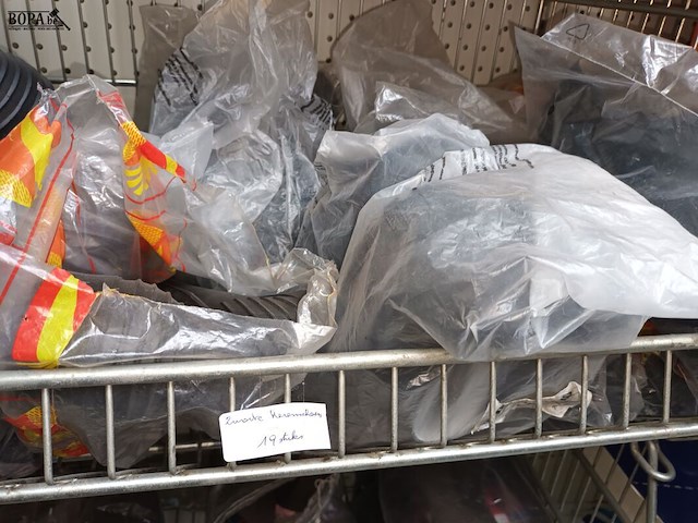 Lot 120 - werkschoenen en inlegzolen. 60 stuks - afbeelding 5 van  8