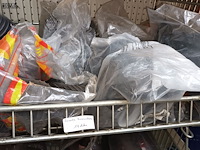 Lot 120 - werkschoenen en inlegzolen. 60 stuks - afbeelding 5 van  8