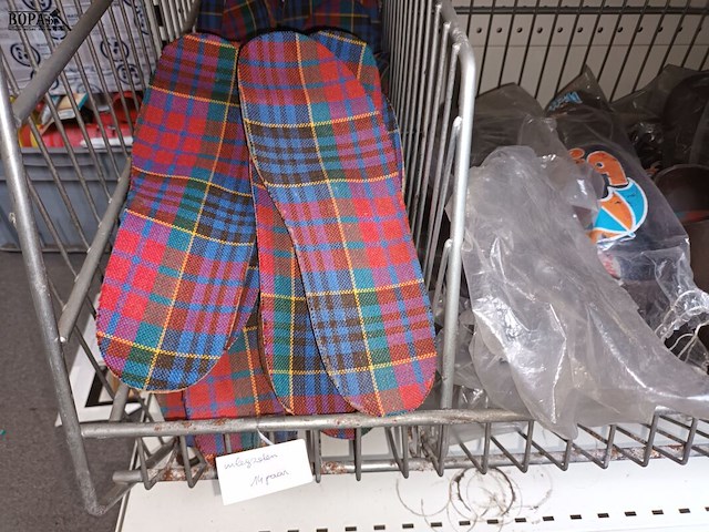 Lot 120 - werkschoenen en inlegzolen. 60 stuks - afbeelding 7 van  8