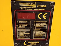 Lot 1202 - batterijoplader - afbeelding 2 van  6