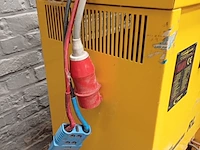 Lot 1202 - batterijoplader - afbeelding 4 van  6