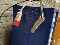 Lot 1203 - batterijoplader - afbeelding 3 van  5
