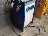 Lot 1203 - batterijoplader - afbeelding 5 van  5