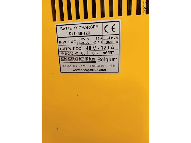 Lot 1204 - batterijoplader - afbeelding 4 van  6