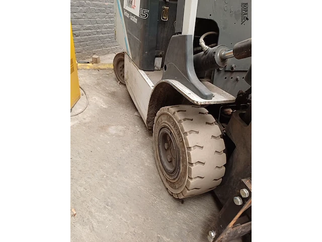 Lot 1205 - heftruck - afbeelding 2 van  11