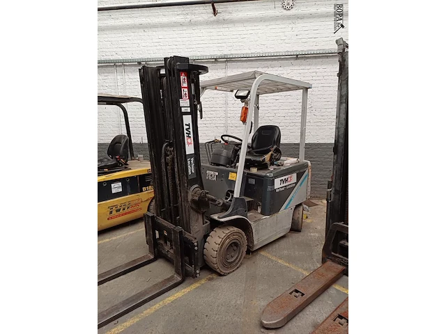 Lot 1205 - heftruck - afbeelding 1 van  11