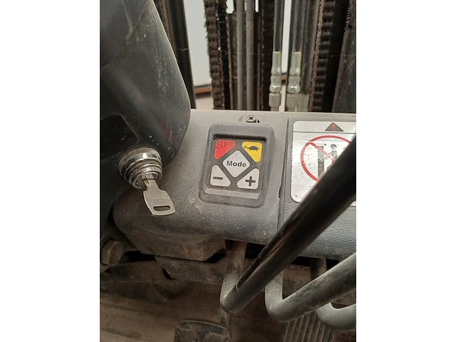 Lot 1205 - heftruck - afbeelding 9 van  11