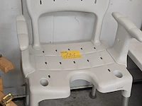 Lot 121 - hoogte verstelbare douche stoel - afbeelding 1 van  2
