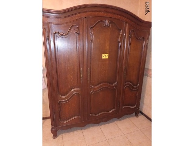 Lot 121 - kleerkast - afbeelding 1 van  4