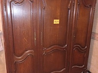 Lot 121 - kleerkast - afbeelding 1 van  4