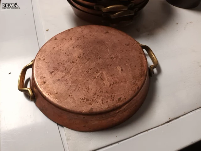 Lot 121 - koperen ovenschaaltjes. 6 stuks - afbeelding 3 van  3