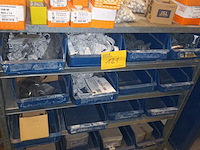 Lot 121 - lot bevestigingsmateriaal - afbeelding 1 van  4