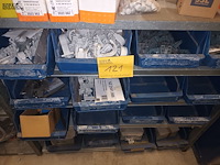 Lot 121 - lot bevestigingsmateriaal - afbeelding 3 van  4