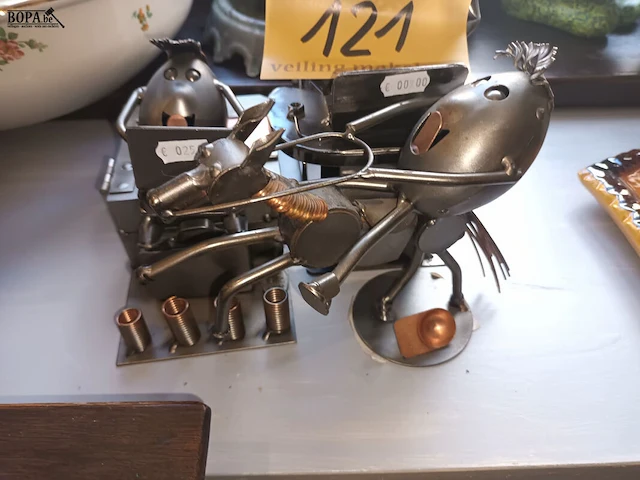 Lot 121 - metaalfiguren. 3 stuks - afbeelding 2 van  4