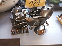 Lot 121 - metaalfiguren. 3 stuks - afbeelding 2 van  4