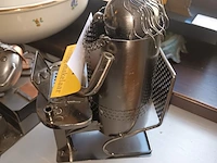 Lot 121 - metaalfiguren. 3 stuks - afbeelding 3 van  4