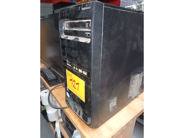 Lot 121 - pc configuratie en tv - afbeelding 2 van  6