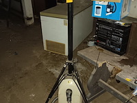 Lot 121 - stofzuiger en statief - afbeelding 1 van  2