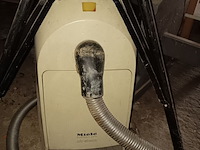 Lot 121 - stofzuiger en statief - afbeelding 2 van  2