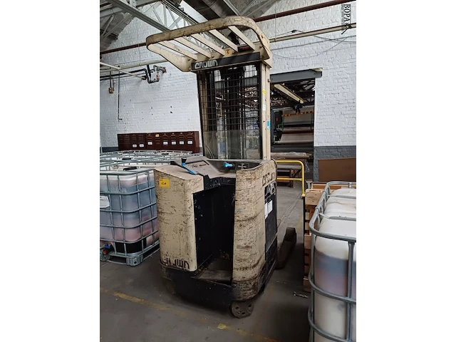 Lot 1211 - heftruck crown - afbeelding 2 van  7