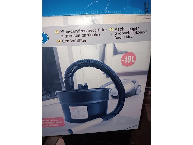 Lot 122 - asstofzuiger cross - afbeelding 1 van  1