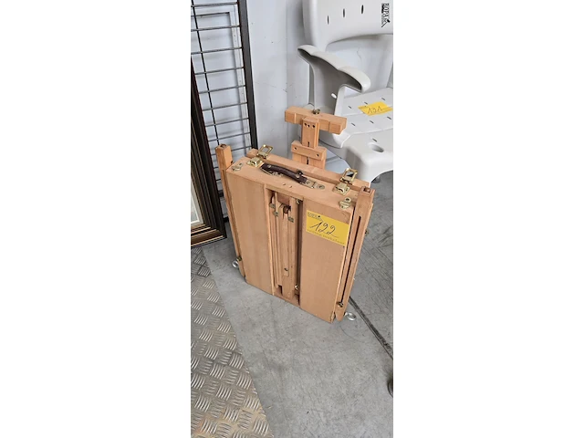Lot 122 - opvouwbare schilders ezel met opbergkoffer 2 in 1 - afbeelding 1 van  2
