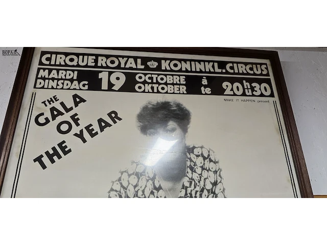 Lot 122 - poster dionne warwick uit 1982 - afbeelding 2 van  4
