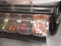 Lot 122 - snoepdispenser wall lollywood - afbeelding 4 van  5