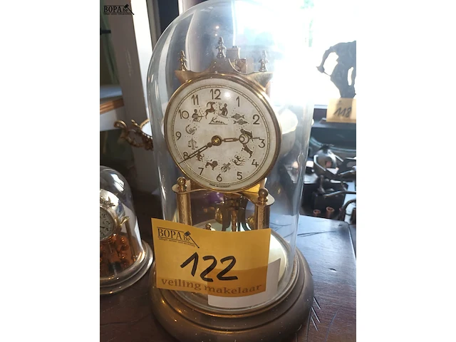 Lot 122 - stolpklok. 2 stuks - afbeelding 3 van  5